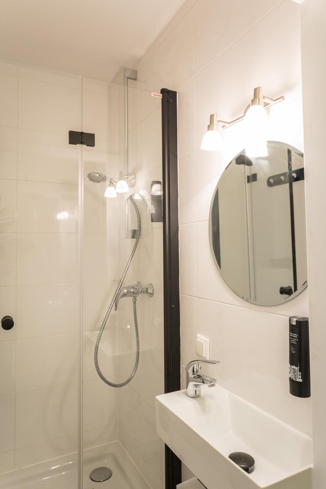 Spacious 1-Bedroom Apartment In Kreuzberg Berlin Zewnętrze zdjęcie